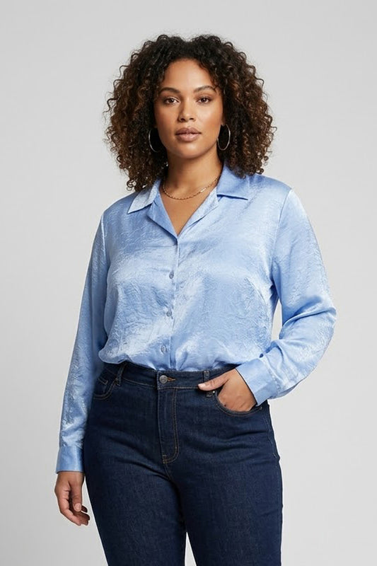 Camicia in simil raso satin effetto stropicciato